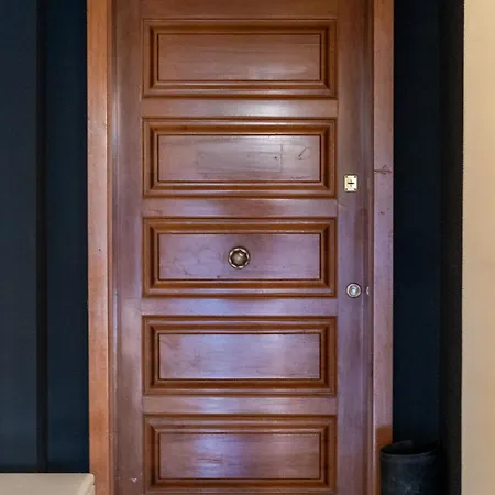 Daire House Of Paralympic Athlete Mike Seitis Rhodes City